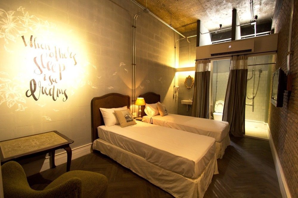 Oneday Hostel Sukhumvit 26 Бангкок Экстерьер фото
