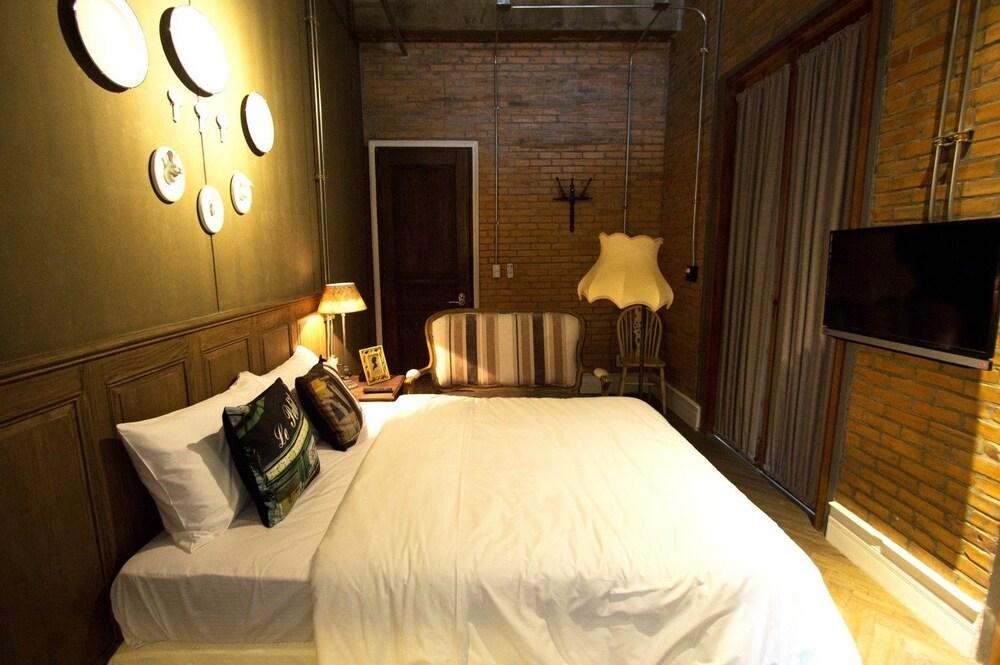 Oneday Hostel Sukhumvit 26 Бангкок Экстерьер фото