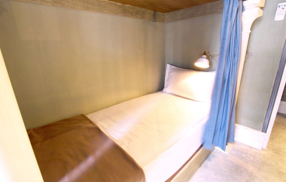 Oneday Hostel Sukhumvit 26 Бангкок Экстерьер фото