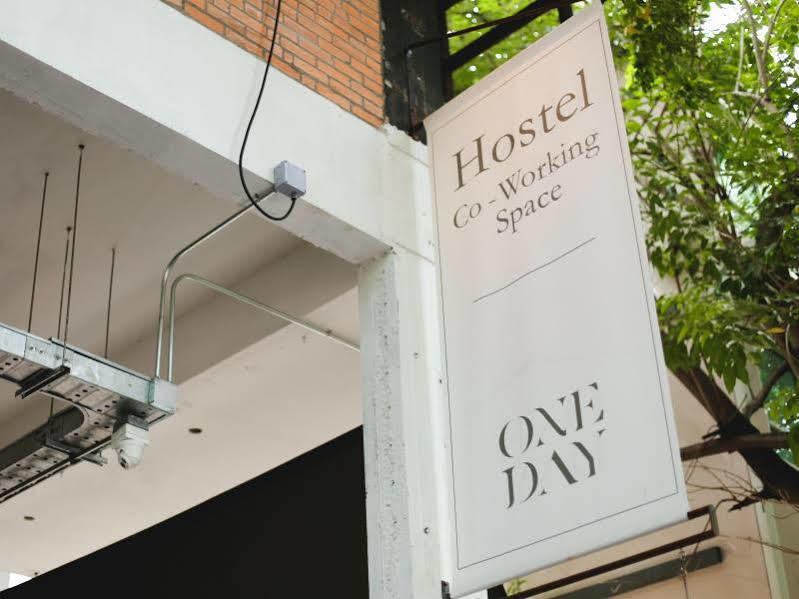Oneday Hostel Sukhumvit 26 Бангкок Экстерьер фото