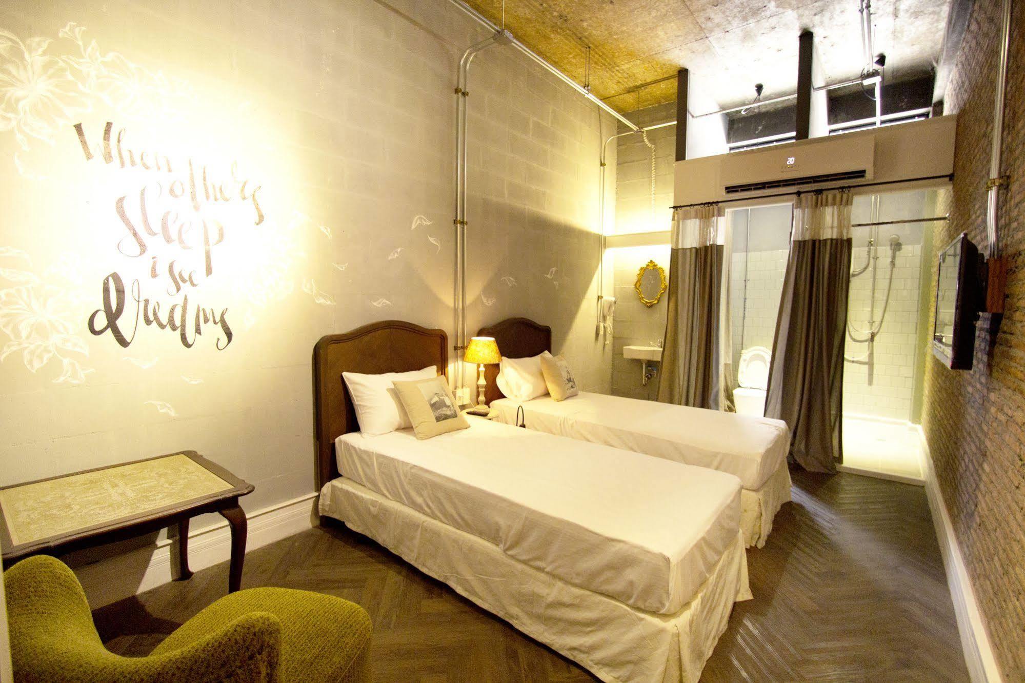 Oneday Hostel Sukhumvit 26 Бангкок Экстерьер фото