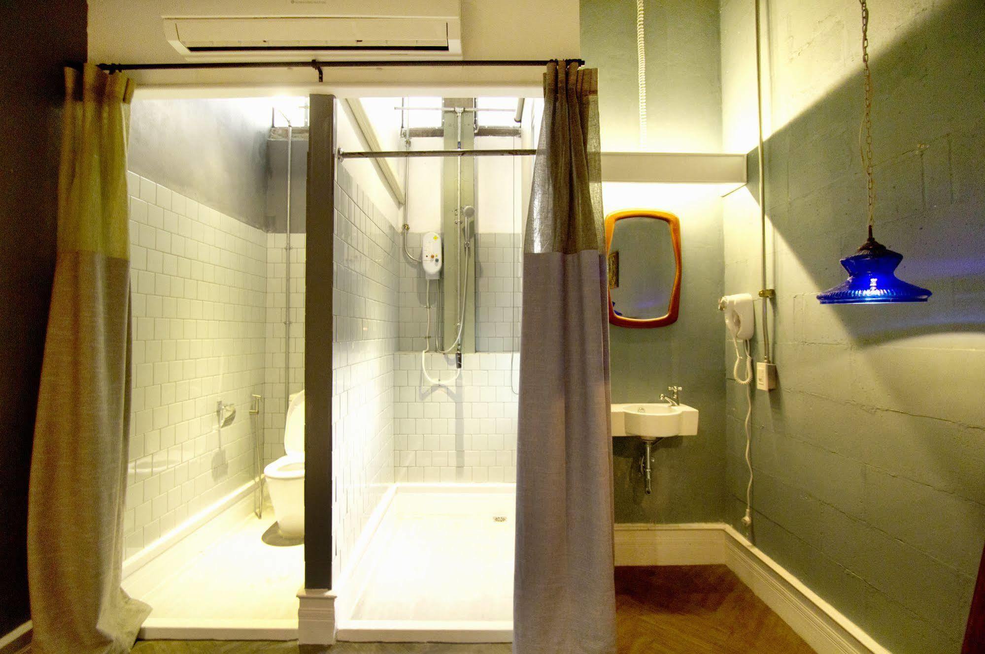 Oneday Hostel Sukhumvit 26 Бангкок Экстерьер фото