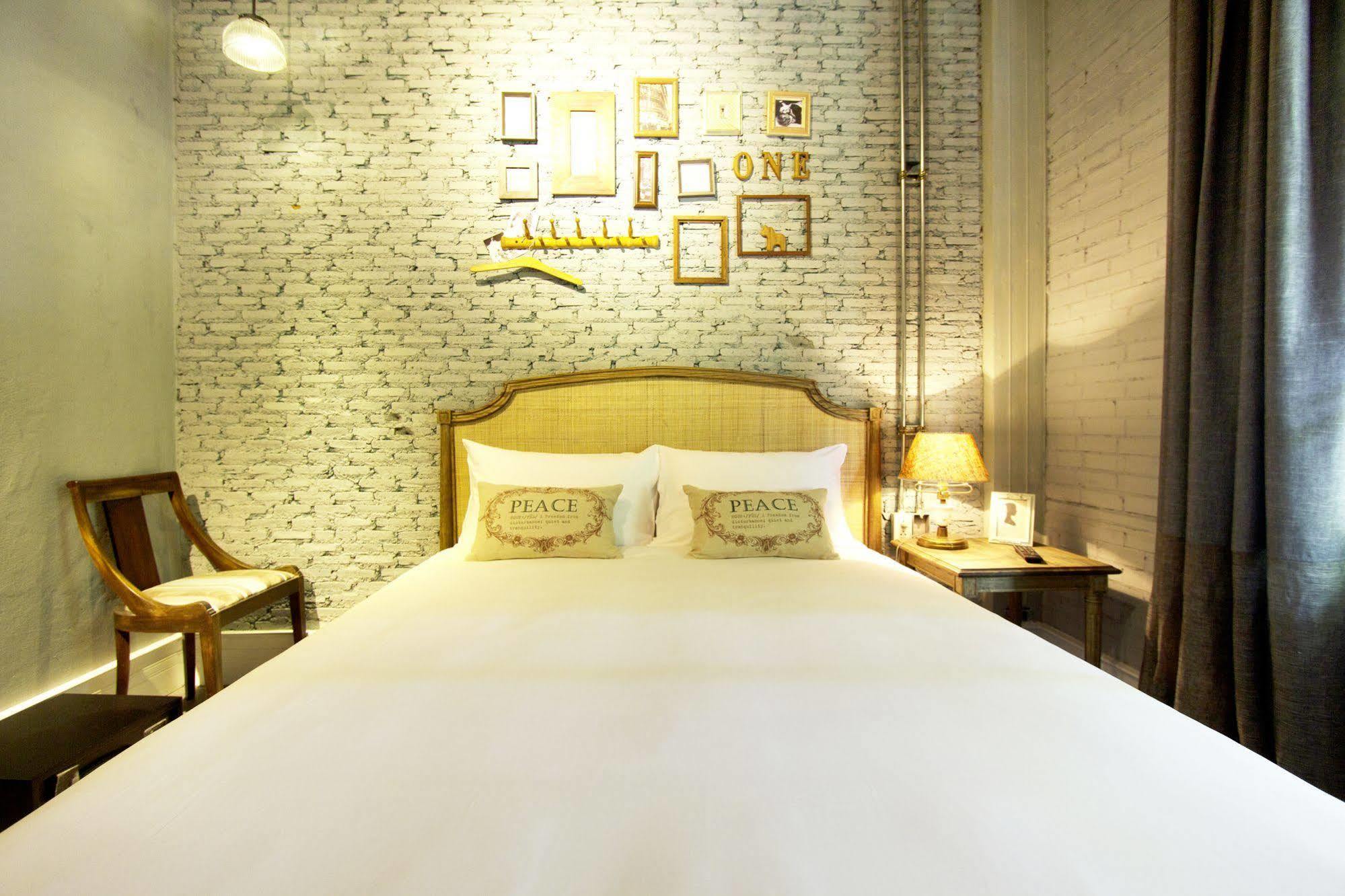 Oneday Hostel Sukhumvit 26 Бангкок Экстерьер фото